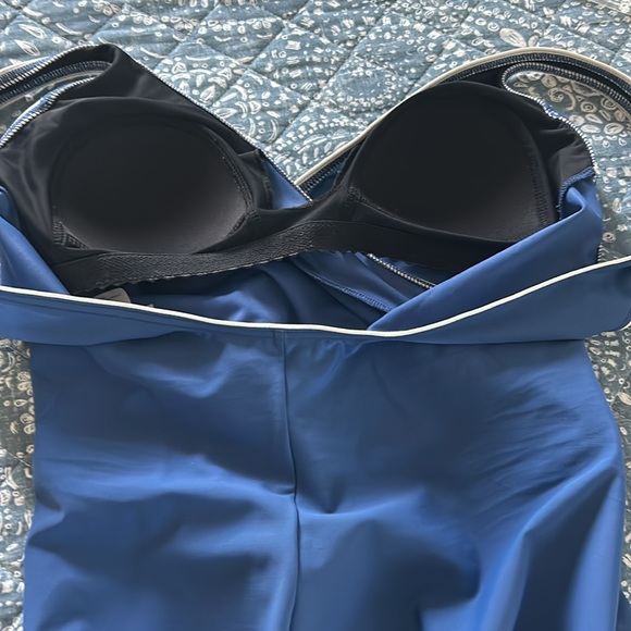 Miraclesuit, one piece bathing suit; - Picture 7 of 11